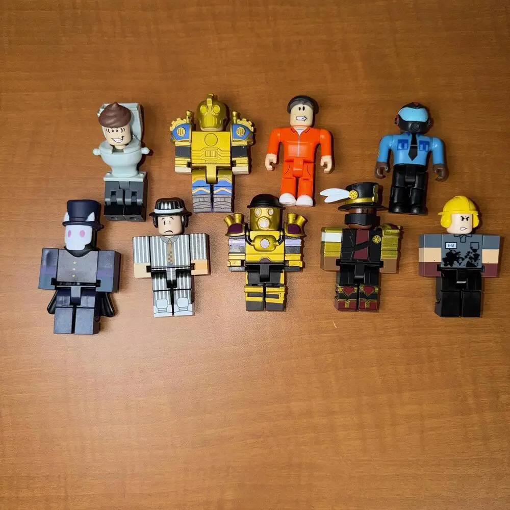 Roblox -  Lot of 9 Assorted Action Figures